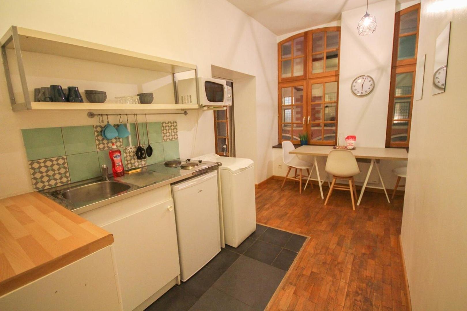 One Bedroom Equipped In Old 릴 외부 사진